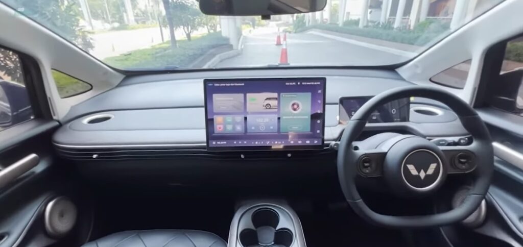 MG CLOUD EV Interior