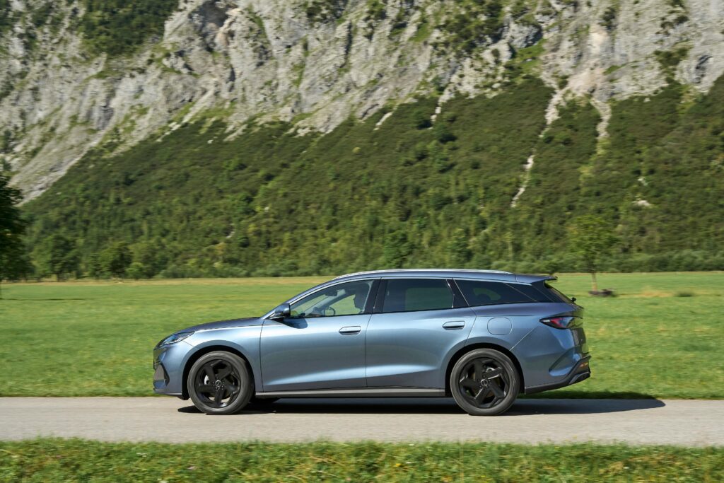 BYD
